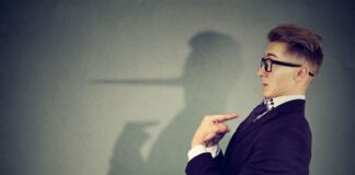 Postoje tri žiga Narodni radio i svima je vlasnik isti – Ivan Jurić Kaćunić! Ivan, Jurić, Kaćunić,