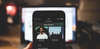 Podcasti su postali moćan alat za dosezanje publike i potaknuli su obnovljeni interes za audio. Ali za tvrtke koje ih stvaraju, ostaje pitanje: zarađuju li? I jesu li vrijedni ulaganja?