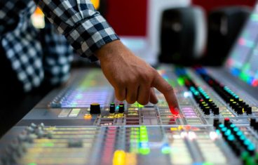 Blocked accounts of three Zagreb radio stations!