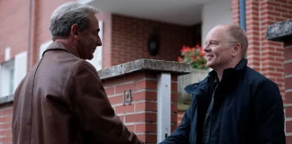 Dvije nove triler serije na Pickbox NOW! The Assassin i The Game će te držati u napetosti do kraja! Pickbox NOW, serija Plaćenica, The Assassin, serija Smrtonosna igra, The Game, triler serije, kriminalistička drama, psihološki triler, Freddie Highmore, Jason Watkins, Robson Green, nove serije 2025, britanske serije, streaming platforma, napete serije, preporuka za gledanje, psihološka napetost, obiteljska drama, grčki otok, britanska atmosfera